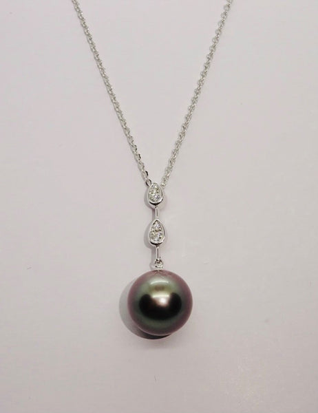 18ct White Gold 9mm Tahitian Pearl With Diamond Set Bale Necklet
