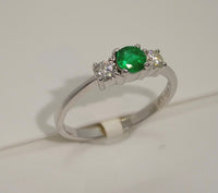 18ct White Gold 3 Stone Emerald 0.30ct & Diamond 0.22ct Ring
